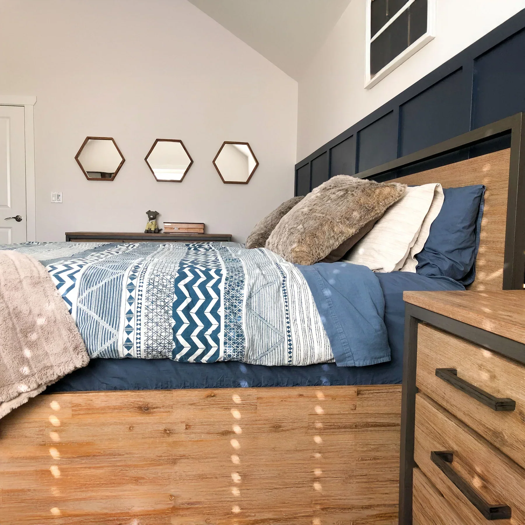 Alvado Bed - Image 12