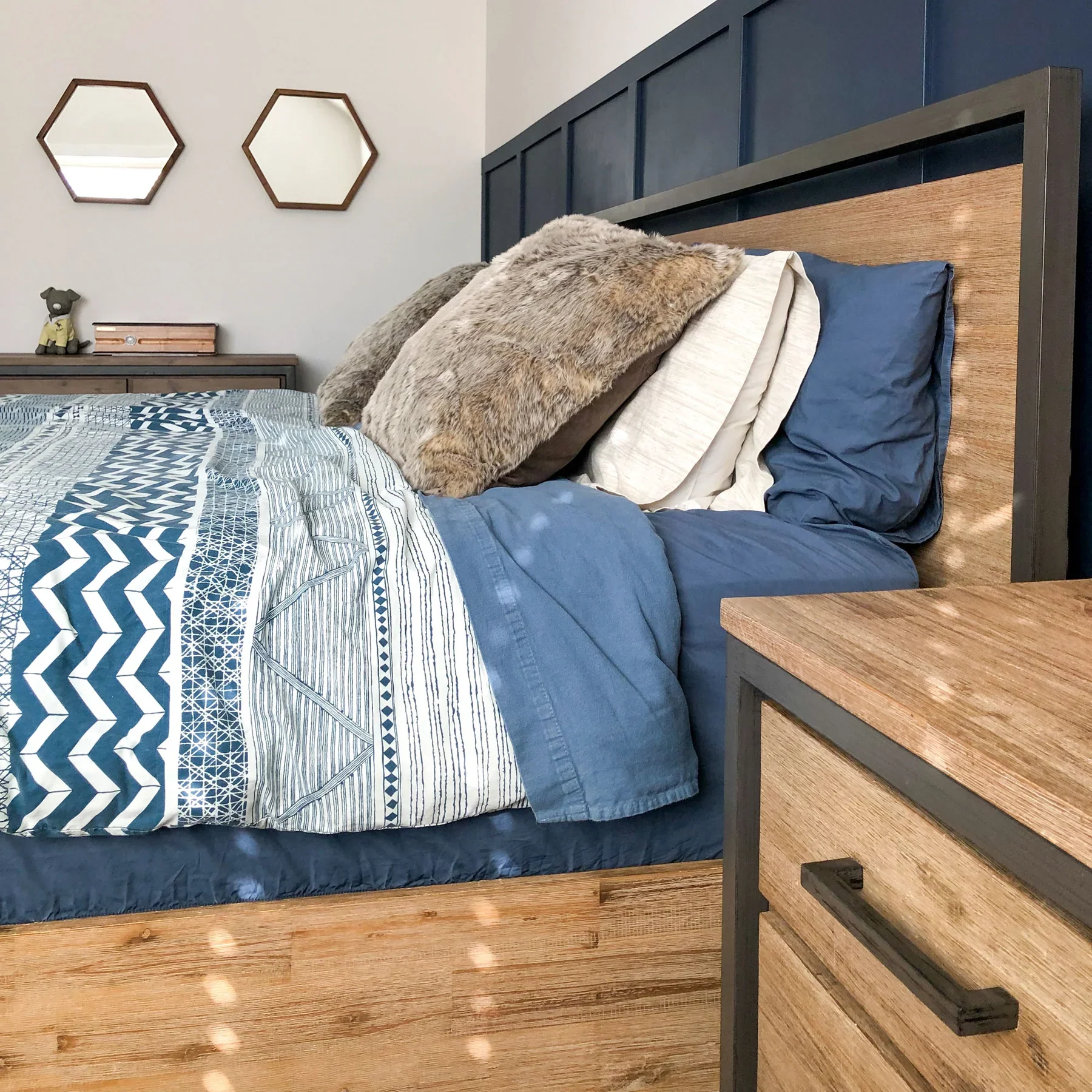 Alvado Bed - Image 13