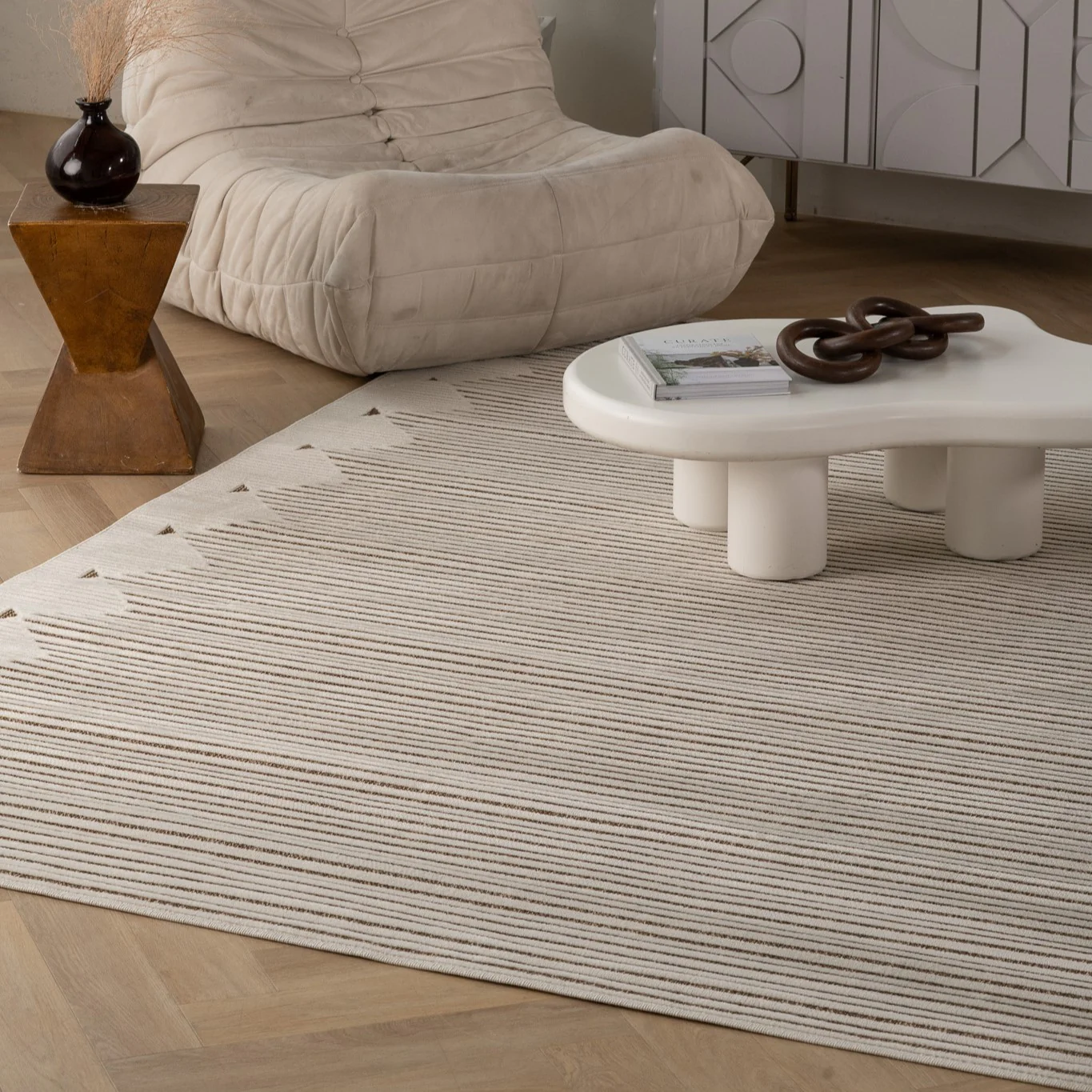 Aurora Beige Tribal Stripe Rug – 5 x 7' - Image 4