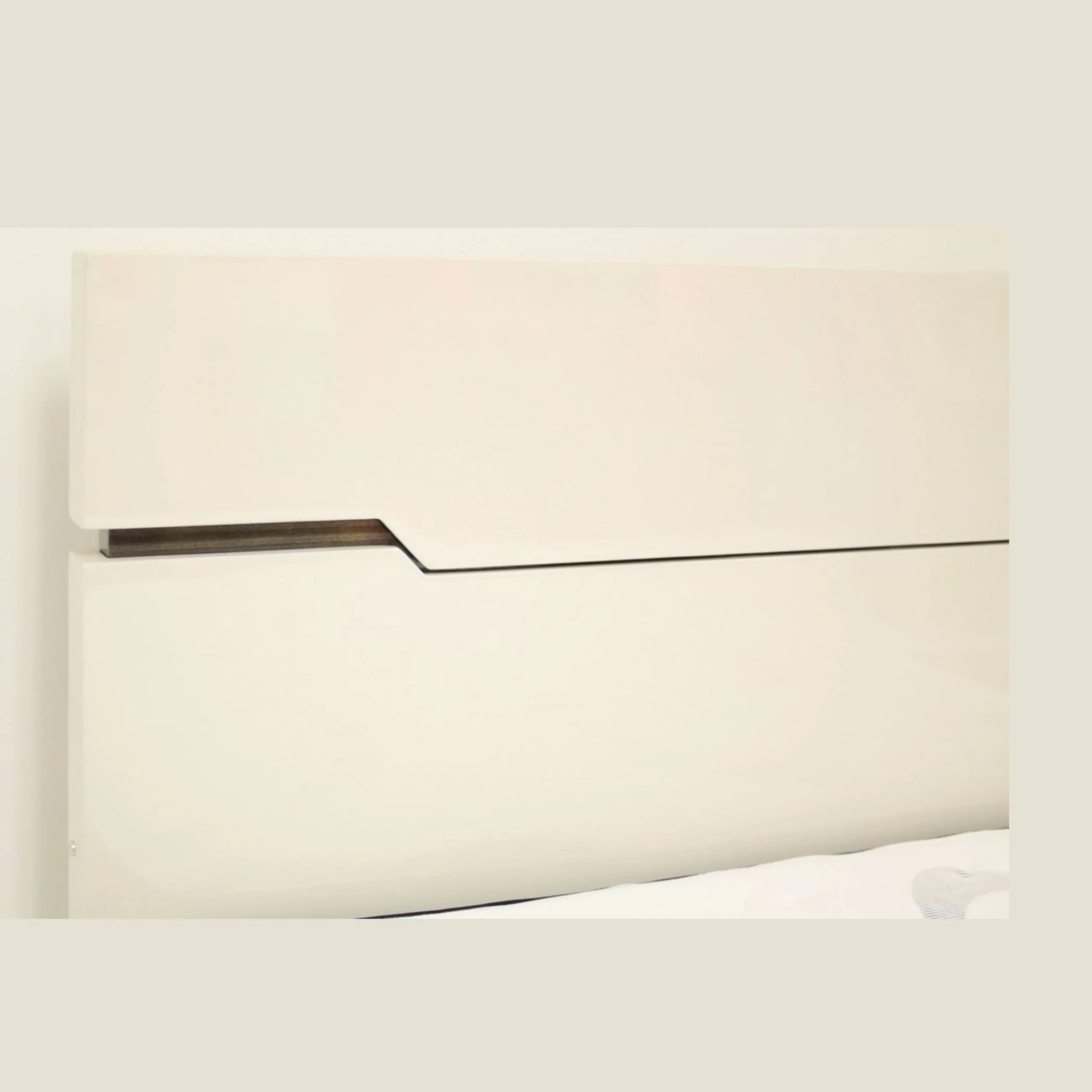 Benson Grey/ Brown Glossy Finish King Bed no storage - Image 8