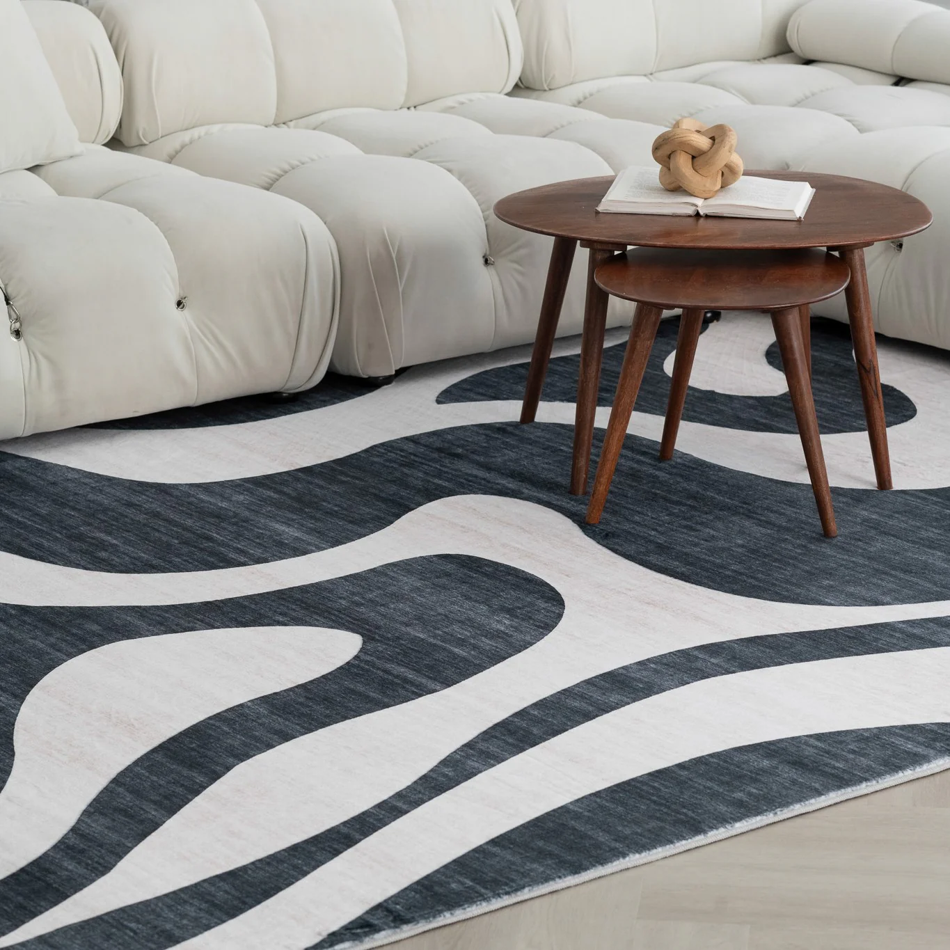 Europa Black Bold Contrast Area Rug - Image 4