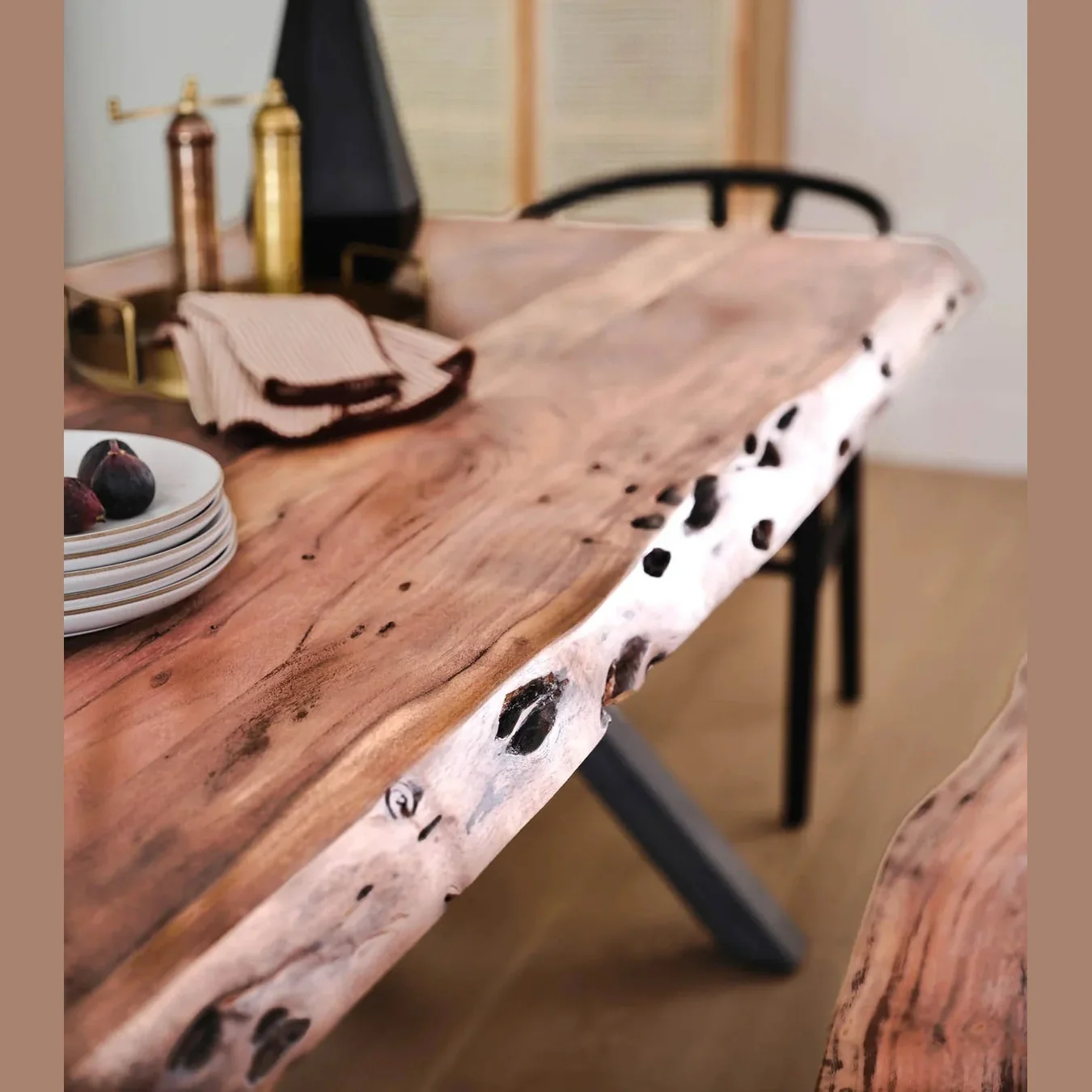 Fiora Dining Table - Image 12