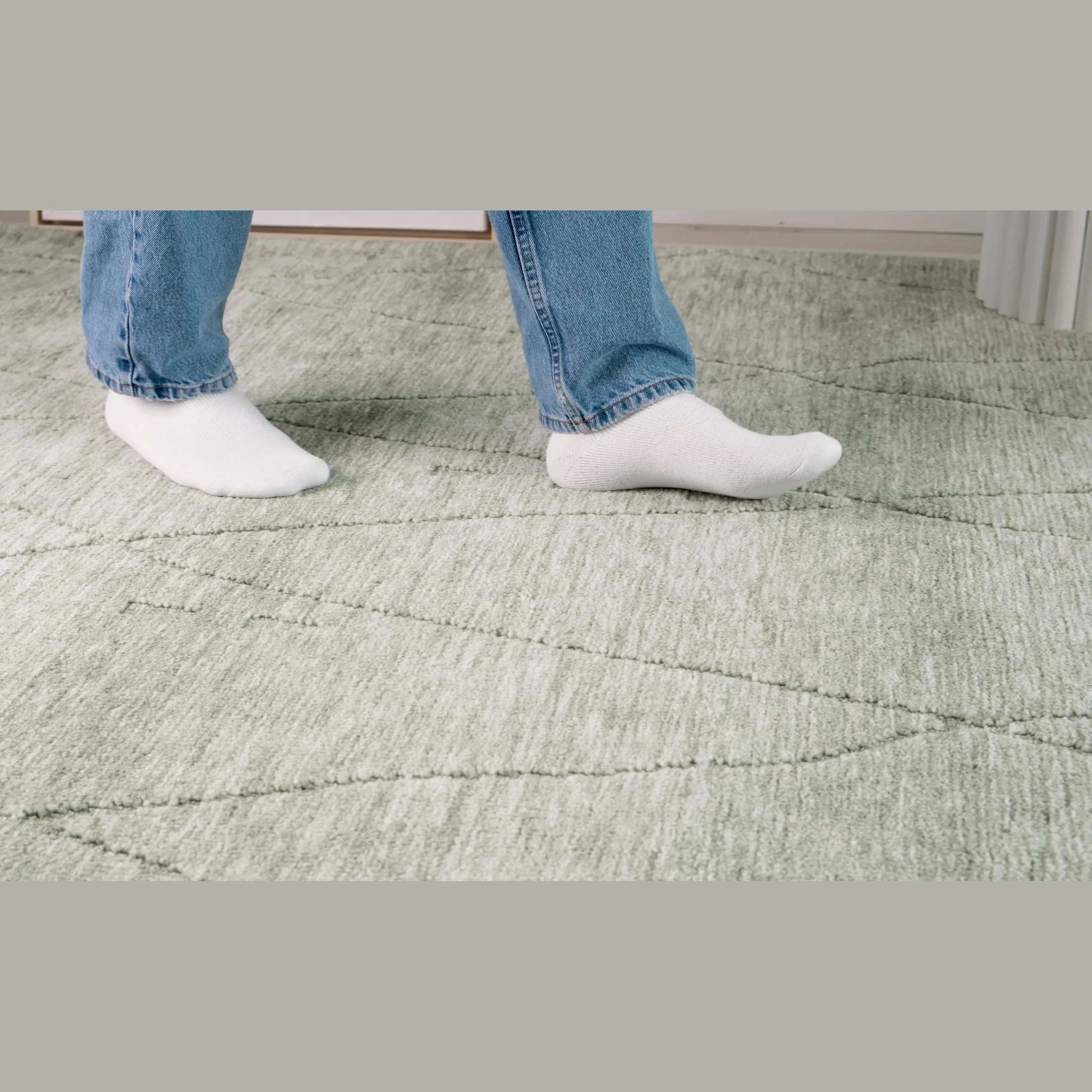 Leela Aqua Rug – 5x8 - Image 4