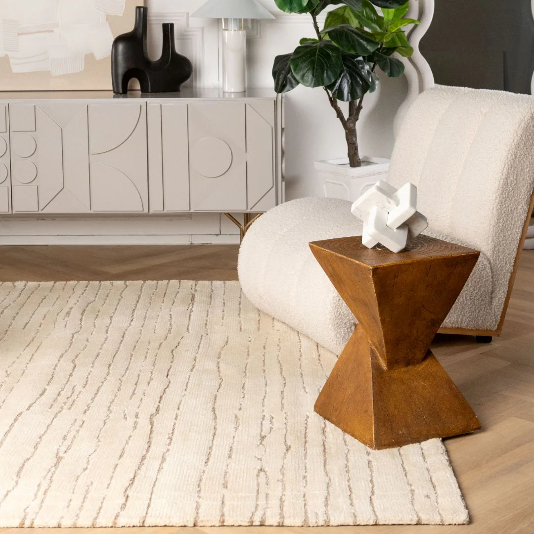 Leela Ivory Linear Modern Area Rug - Image 3