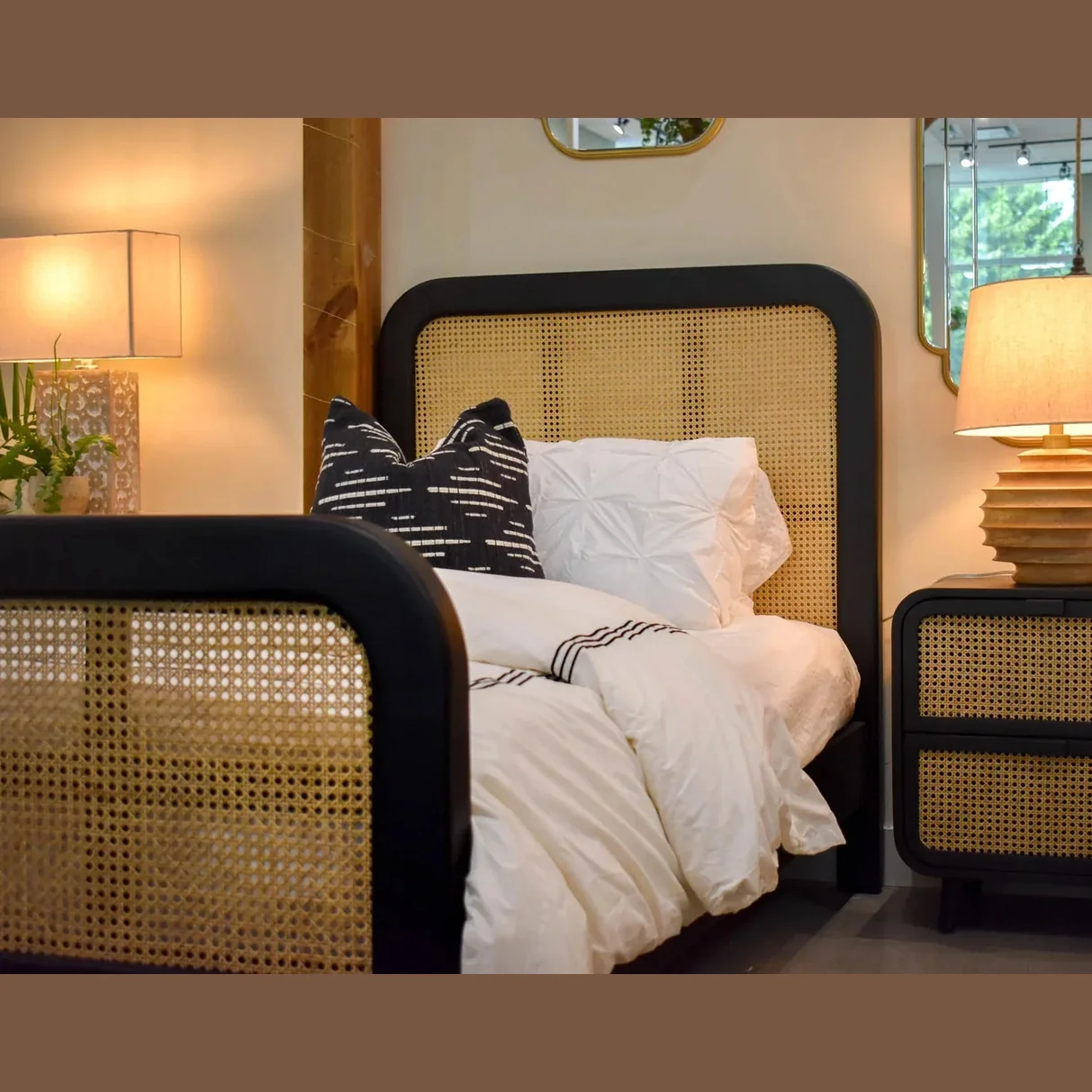 Liora Natural Lamp - Image 8