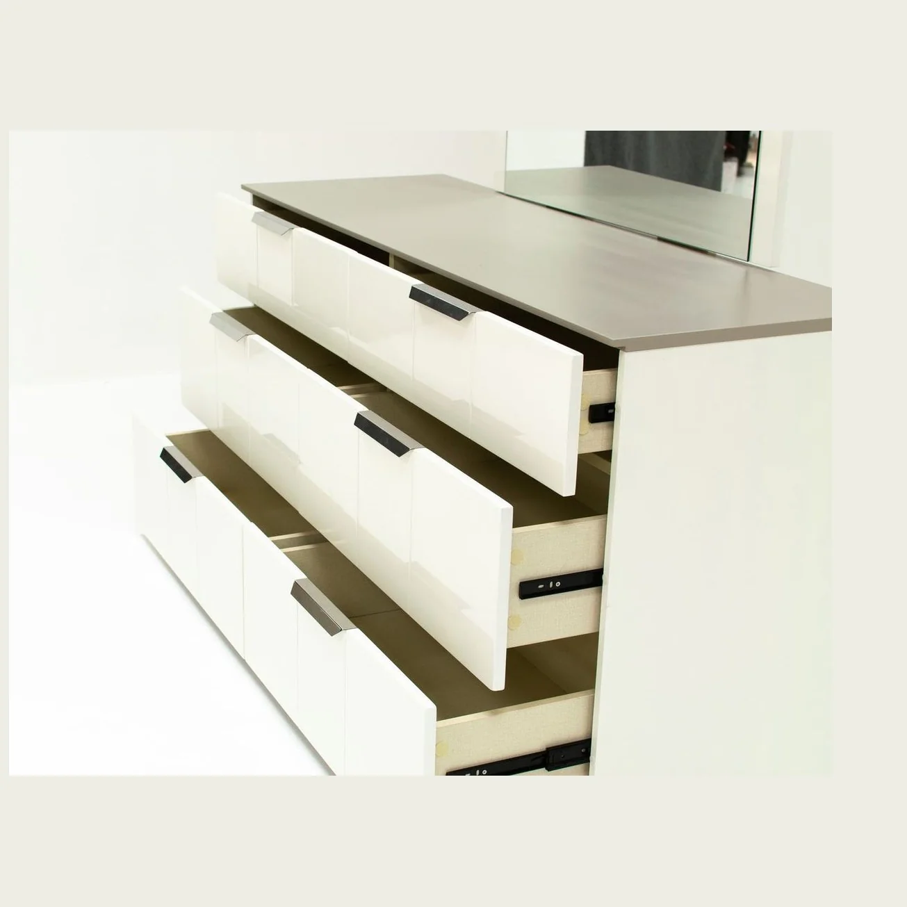 Patricia Bedroom Dresser - Image 4
