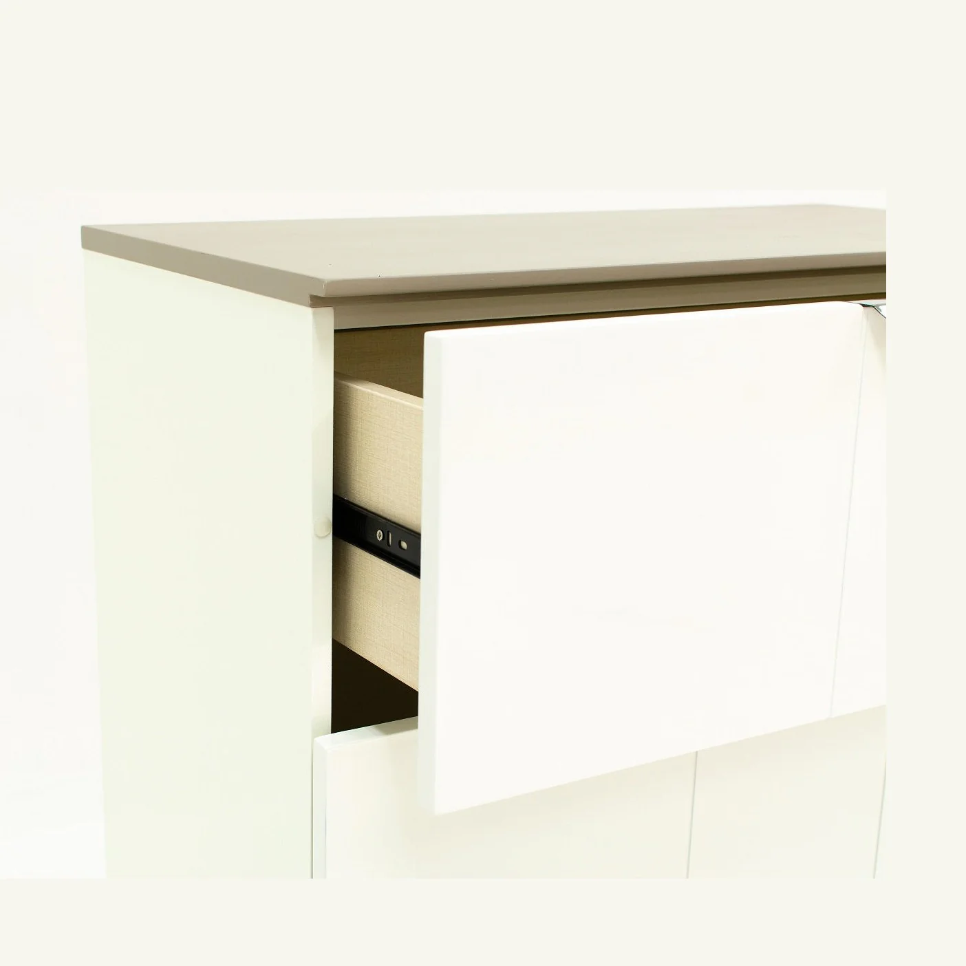 Patricia Chest - Image 9