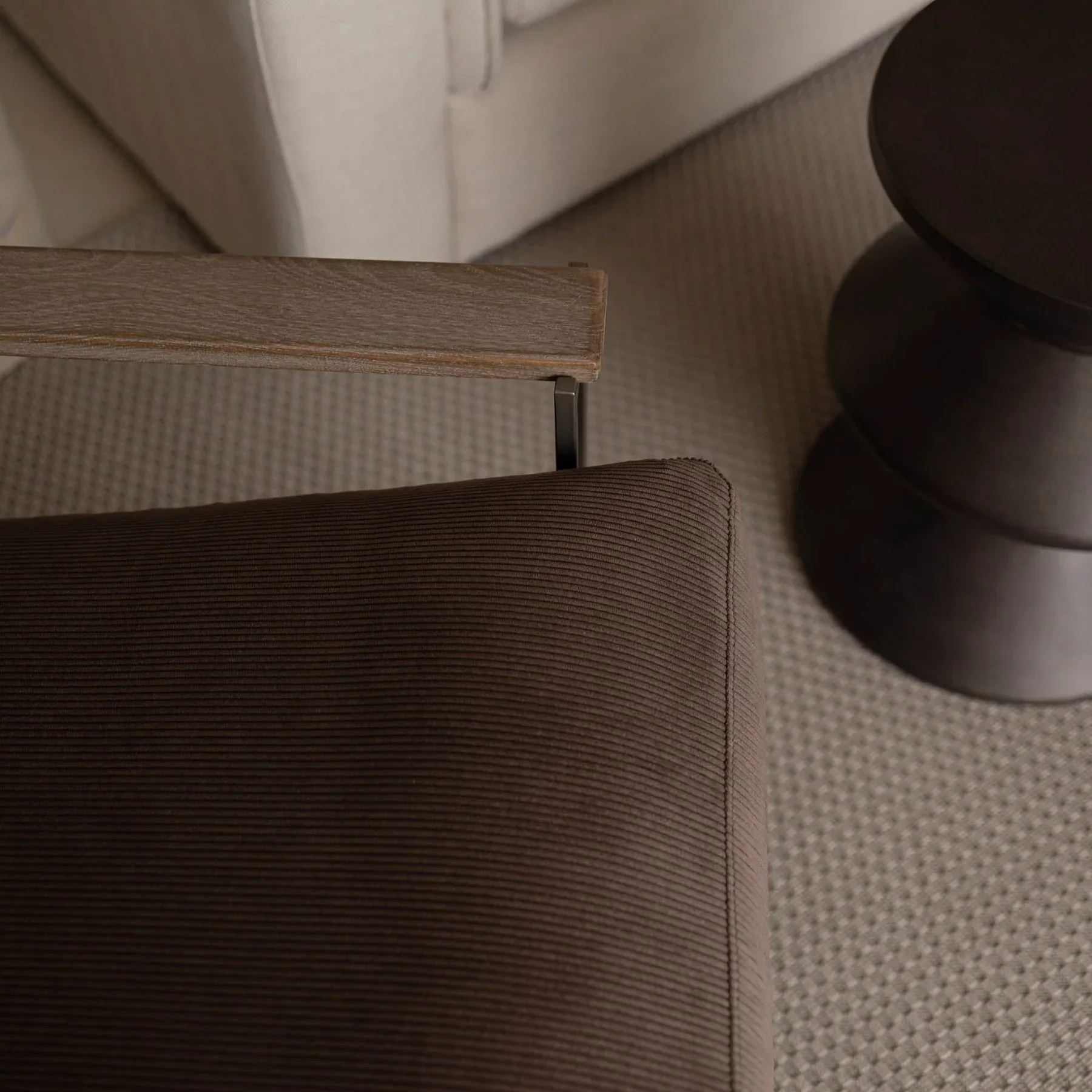 Quelis Club Chair - Image 10