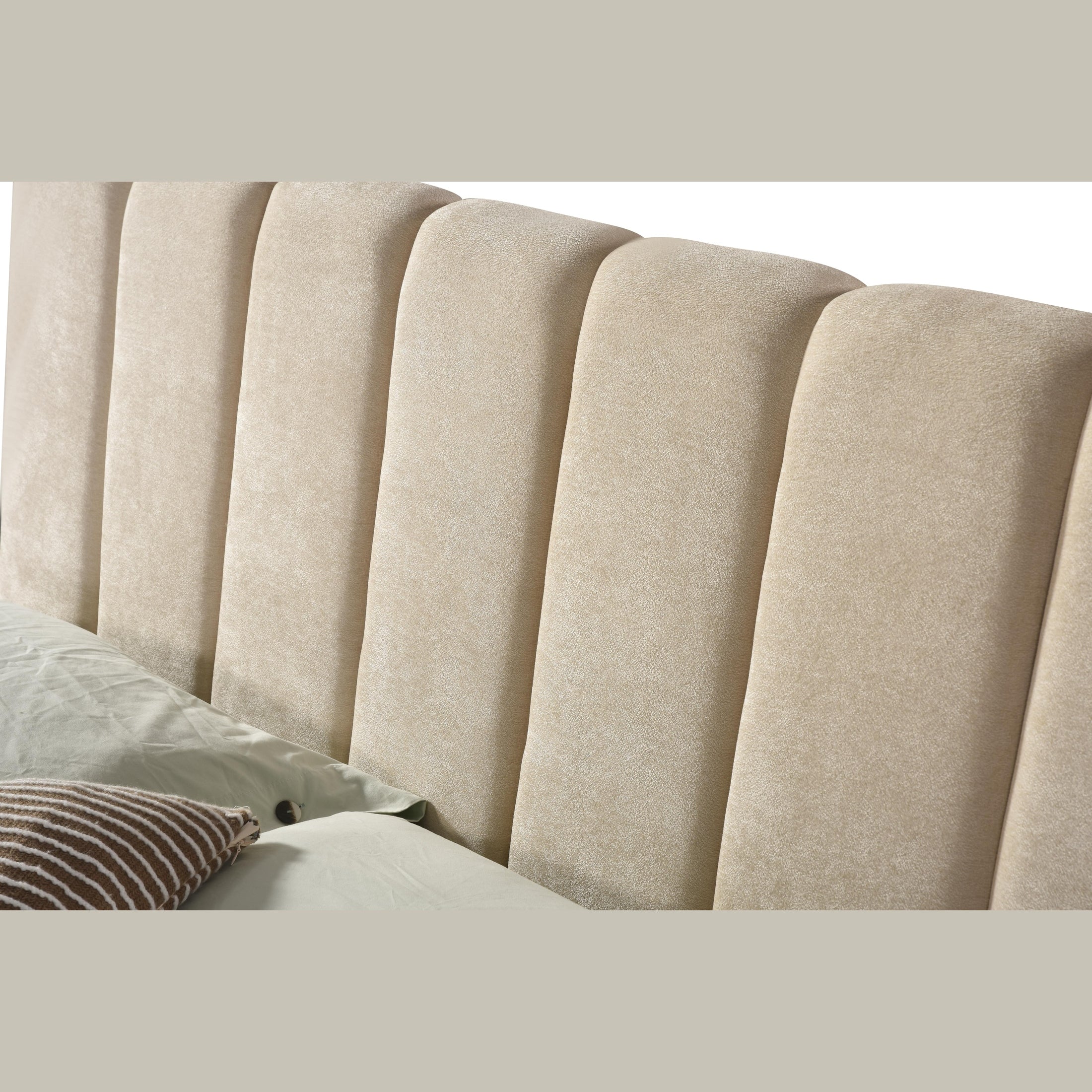 Ruska Upholstered Storage Bed with Gas Lift - Image 5