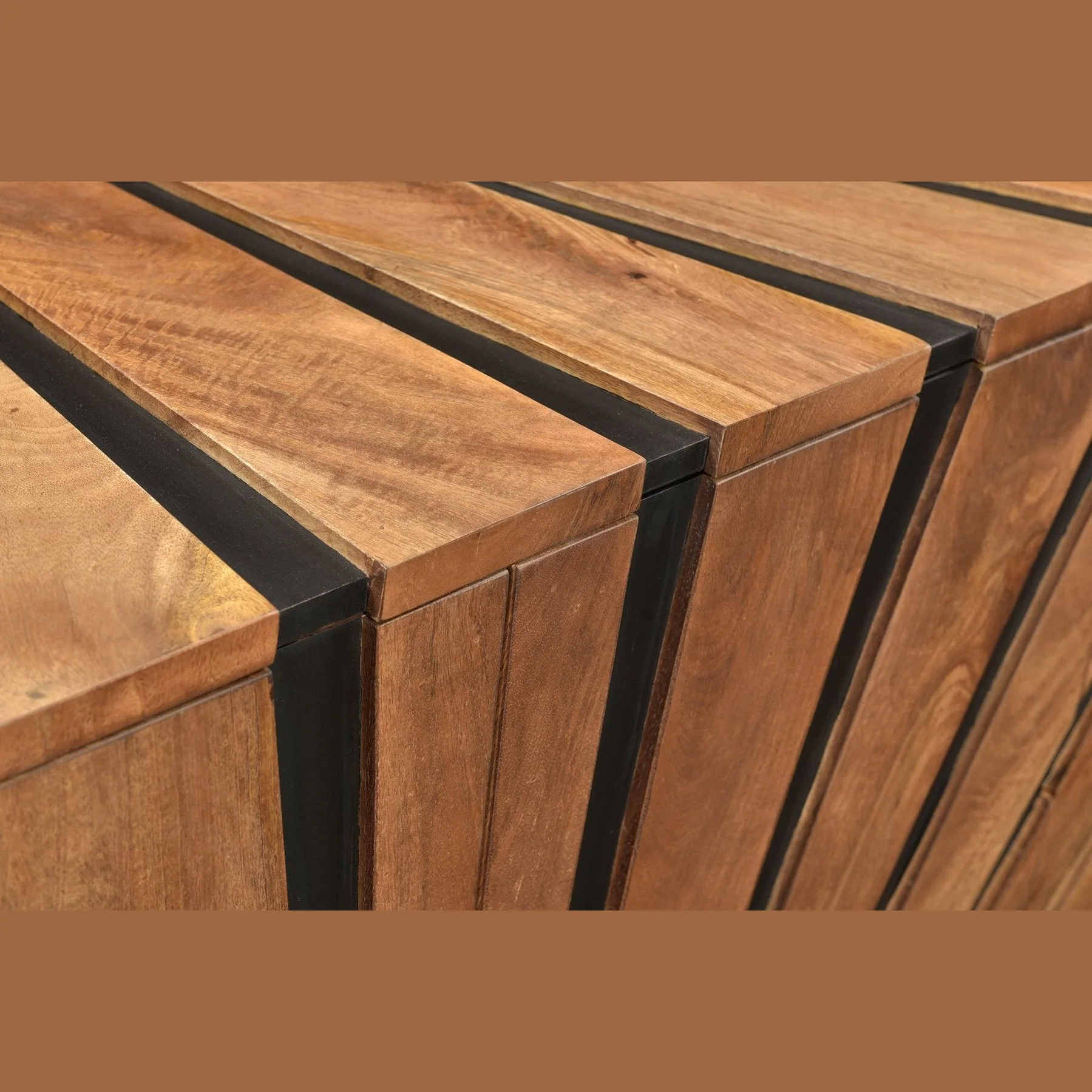 Tessaro Sideboard - Image 3