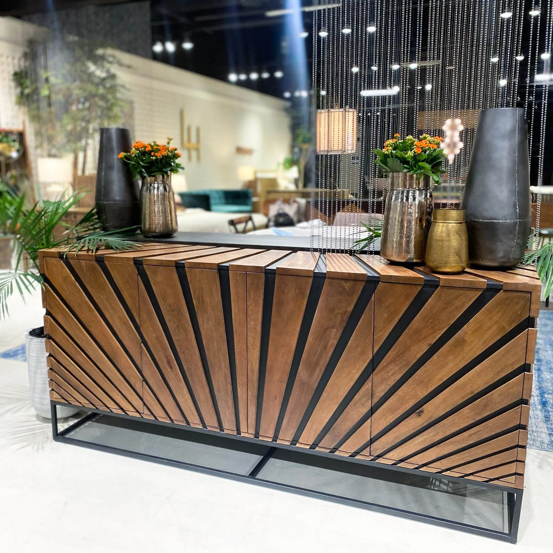 Tessaro Sideboard - Image 6